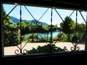 Interior - Wohnung 'Garden' mit Wasserblick by Interhome (Vercana)