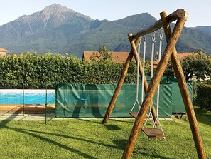 Pool - Wohnung 'Eugenia' mit Wasserblick by Interhome (Gravedona)