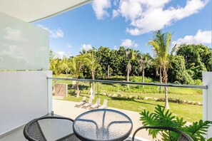 Suite Superior, balcone, vista piscina | Balcone