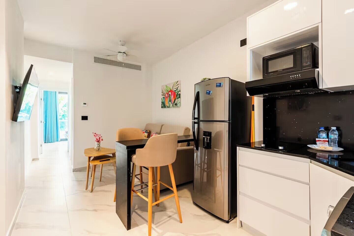 Superior Suite, Balcony, Pool View | Private kitchen