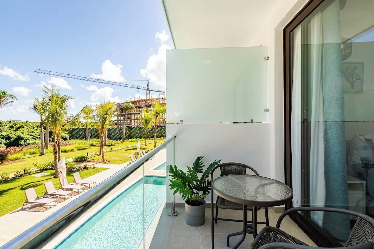 高級套房, 陽台, 泳池景觀 | 陽台