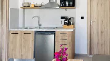 Microondas, cafetera/tetera