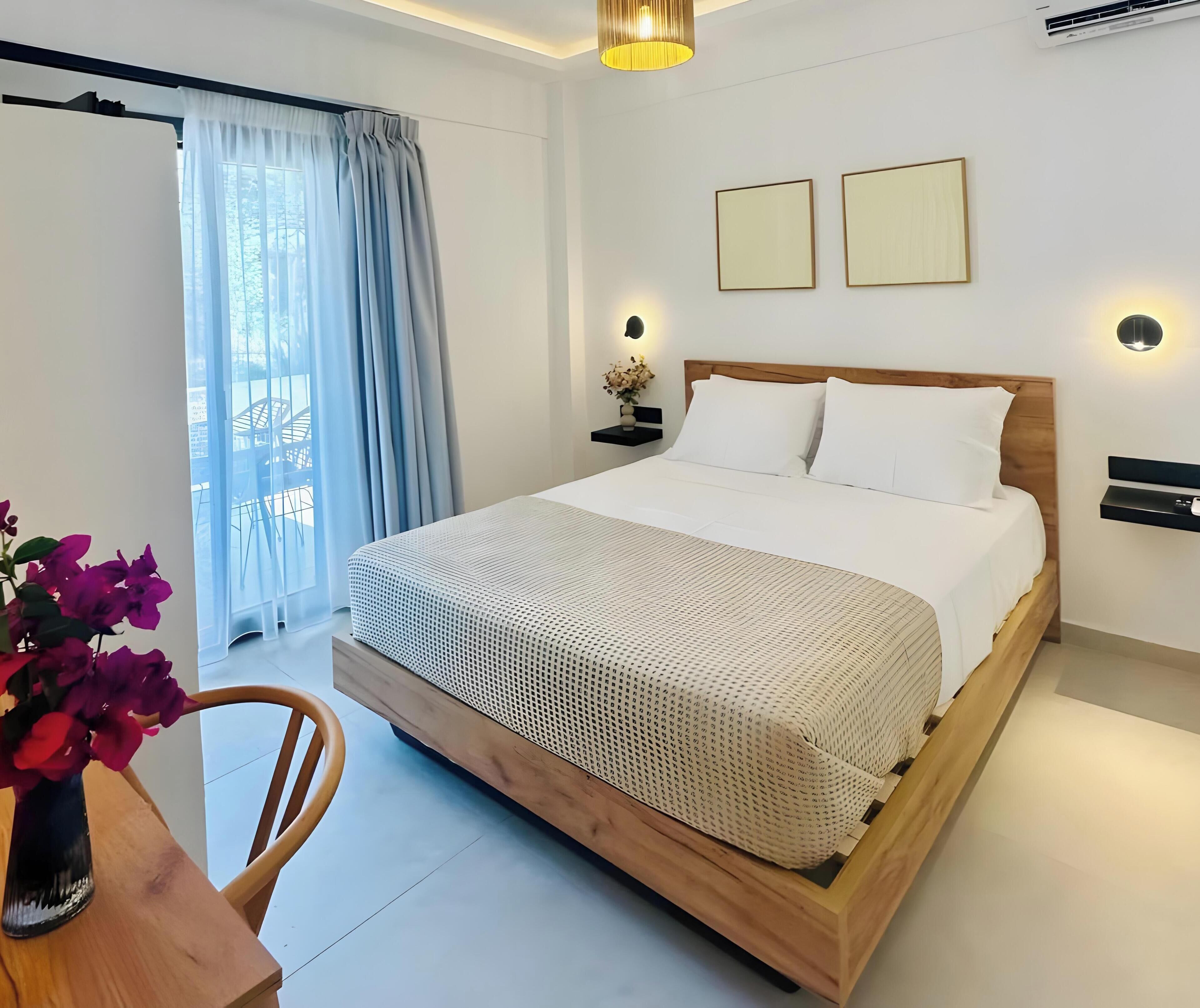 2 bedrooms, iron/ironing board, WiFi