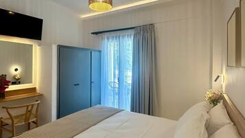 2 bedrooms, iron/ironing board, WiFi