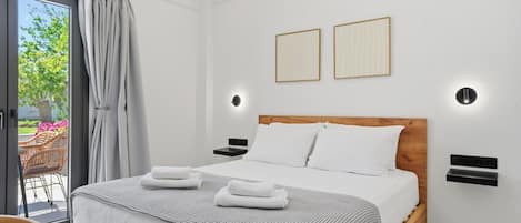 2 bedrooms, iron/ironing board, WiFi
