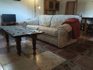 Fireplace, DVD player