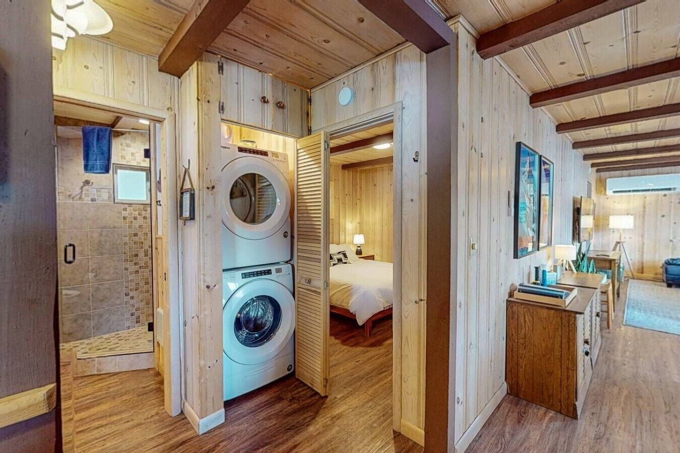 2 bedrooms, iron/ironing board, WiFi (free), bed sheets