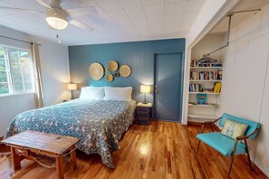 Iron/ironing board, free WiFi, bed sheets - Riverbend: Your Tranquil Oasis on the River (Joseph)