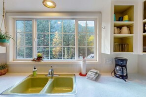 Interior - Riverbend: Your Tranquil Oasis on the River (Joseph)