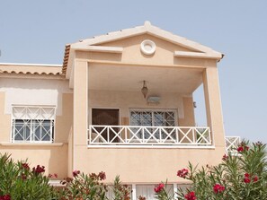 Exterior detail - Appartement mit Dachterrasse und Balkon plus Gemeinschaftspool, in der Nähe von by Interhome (Torrevieja)