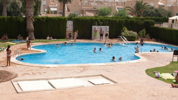 Pool - Appartement mit Dachterrasse und Balkon plus Gemeinschaftspool, in der Nähe von by Interhome (Torrevieja)