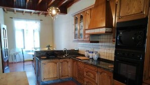 Kühlschrank, Mikrowelle, Ofen, Geschirrspüler