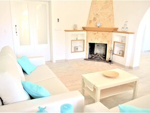 Fireplace - Villa Michaela by Interhome (Peguera)