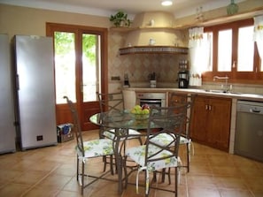 Dining - Villa mit Garten, Grill und Terrasse by Interhome (Can Picafort)
