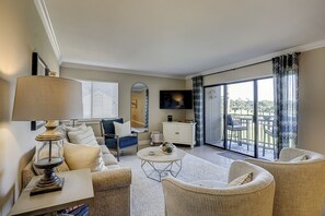 Smart TV - Sunset Rentals | Plantation Club 437 | Dog Friendly (Hilton Head Island)