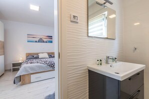 3 bedrooms, Internet, bed sheets - House Casetta Filip (V3546-K1) - Krnica (Pula) (Krnica (Pula))