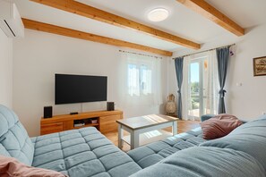 TV, fireplace, ping pong - Villa Galiola (100101-K1) - Manjadvorci (Manjadvorci)