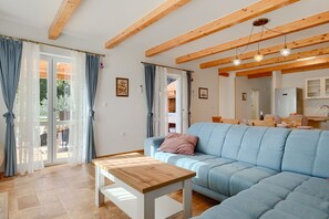 TV, fireplace, ping pong - Villa Galiola (100101-K1) - Manjadvorci (Manjadvorci)