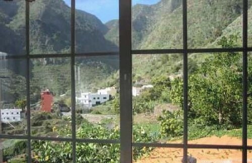 Casa Claudia in Hanglage mit Meerblick by Interhome
