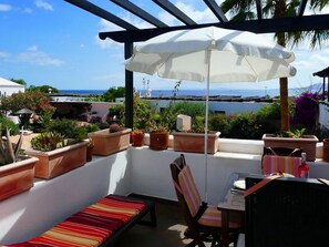 Outdoor dining - Appartement mit Blick auf das Wasser by Interhome (Puerto del Carmen)