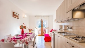 Coffee/tea maker, fridge, stovetop - Apartments Valbandon (16035-A3) - Valbandon (Valbandon)