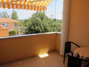 Outdoor dining - Apartments Mara (16036-A1) - Liznjan (Liznjan)