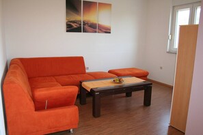 TV - Apartments Mara (16036-A1) - Liznjan (Liznjan)