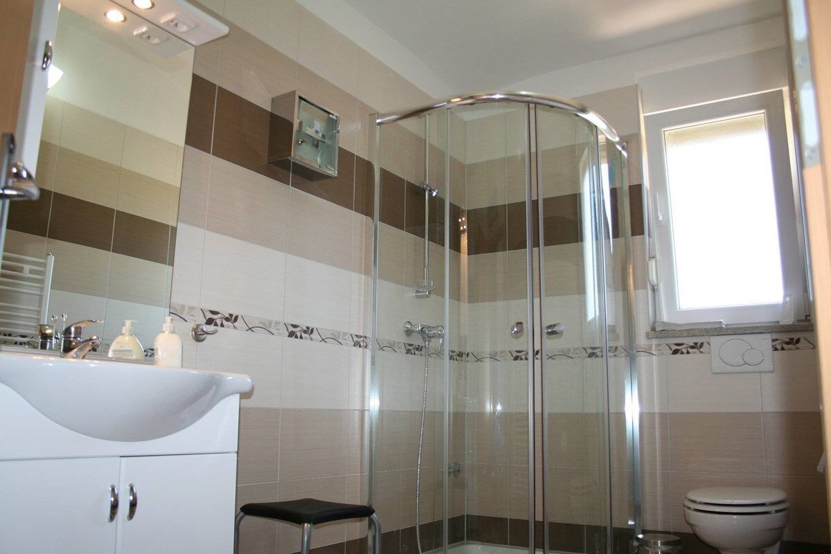 Douche, serviettes fournies