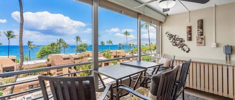 Apartment, 1 King-Bett und Schlafsofa, Balkon, Meerblick (Kamaole Beach Royale 404) | Speisen im Freien