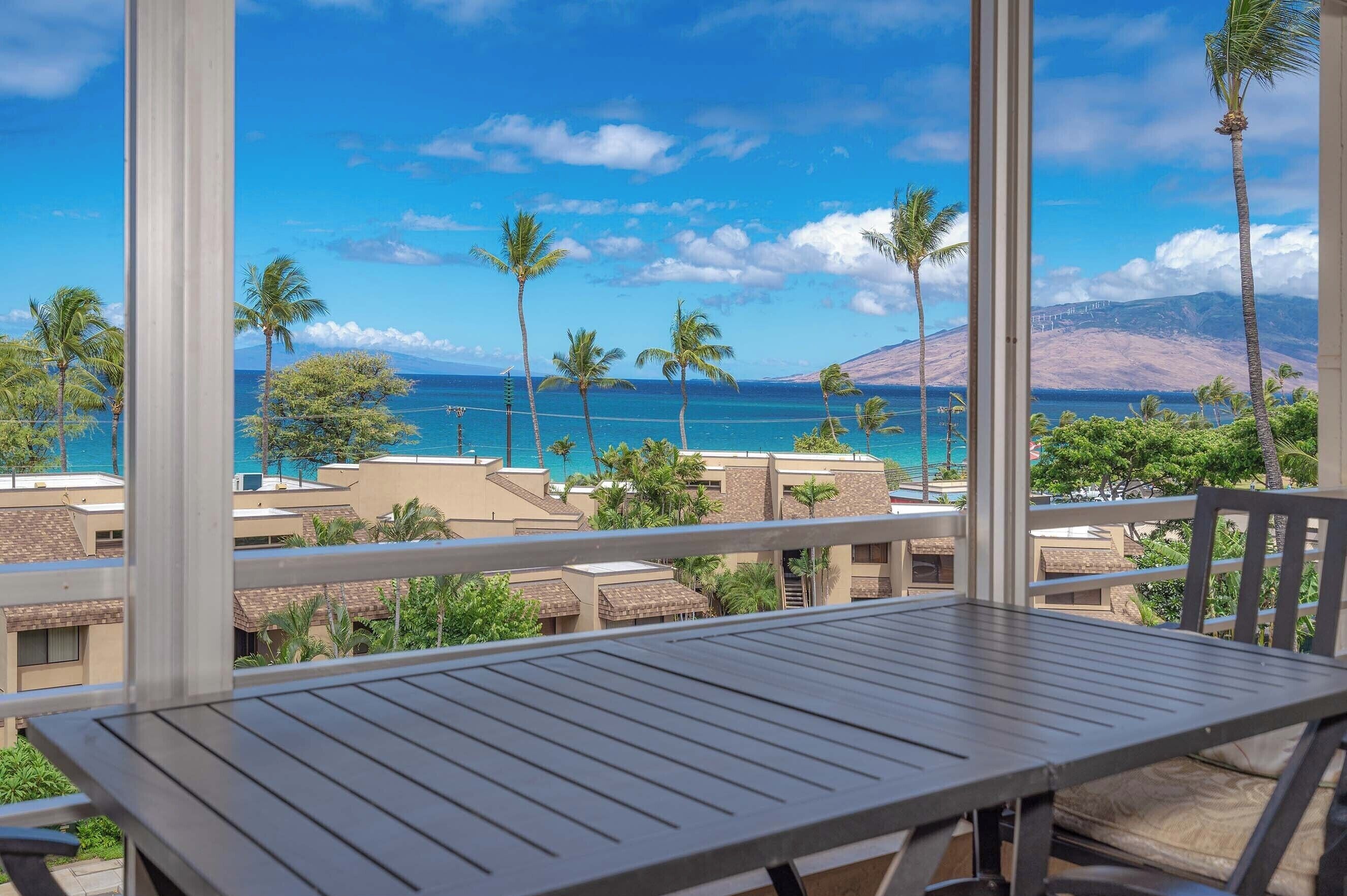 Apartment, 1 King-Bett und Schlafsofa, Balkon, Meerblick (Kamaole Beach Royale 404) | Speisen im Freien