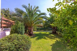 Property grounds - Apartments Garden (16042-A1) - Medulin (Medulin)