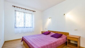 2 bedrooms, Internet, bed sheets - Apartments Garden (16042-A1) - Medulin (Medulin)
