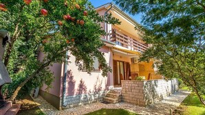 Exterior - Apartments Garden (16042-A1) - Medulin (Medulin)