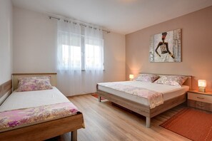 Internet, bed sheets - Apartment Korpar (16056-A1) - Medulin (Medulin)