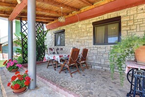 Outdoor dining - Apartment Klaudija (16065-A1) - Medulin (Medulin)