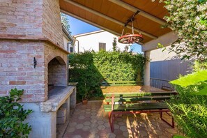 Outdoor dining - Apartments Danilo (16068-A2) - Medulin (Medulin)