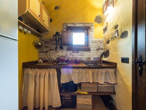 Fridge, microwave, cookware/dishes/utensils - Naturasuite by Interhome (San Fernando)