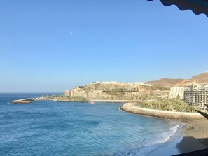 Beach - Modernes Strandapartment mit atemberaubendem Meerblick by Interhome (Patalavaca)