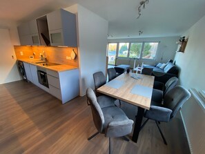 Interior - Apartment with Private Terrace, Shared Garden, and Wi-Fi in Heringsdorf (Heringsdorf)