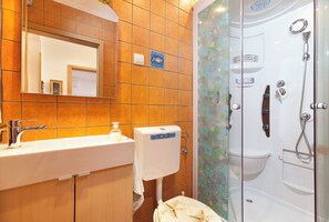 Shower, hair dryer, towels - Apartments Šandor (100051-A6) - Liznjan (Liznjan)