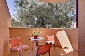 Outdoor dining - Apartments Ulika (16031-A4) - Medulin (Medulin)
