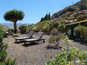 Property grounds - Höhlenhaus im Hobbit-Stil auf Gran Canaria. by Interhome (Gamonal)