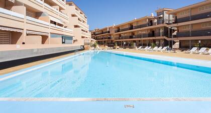 Nice sea & pool view apt in Los Cristianos