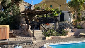 A heated pool - Casa Verde mit Whirlpool, Sauna und Garten by Interhome (El Jaral)