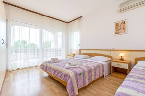 Acceso a internet y ropa de cama 