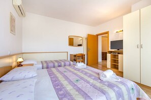 Internet, bed sheets - Apartments Nevija (16066-A4) - Medulin (Medulin)