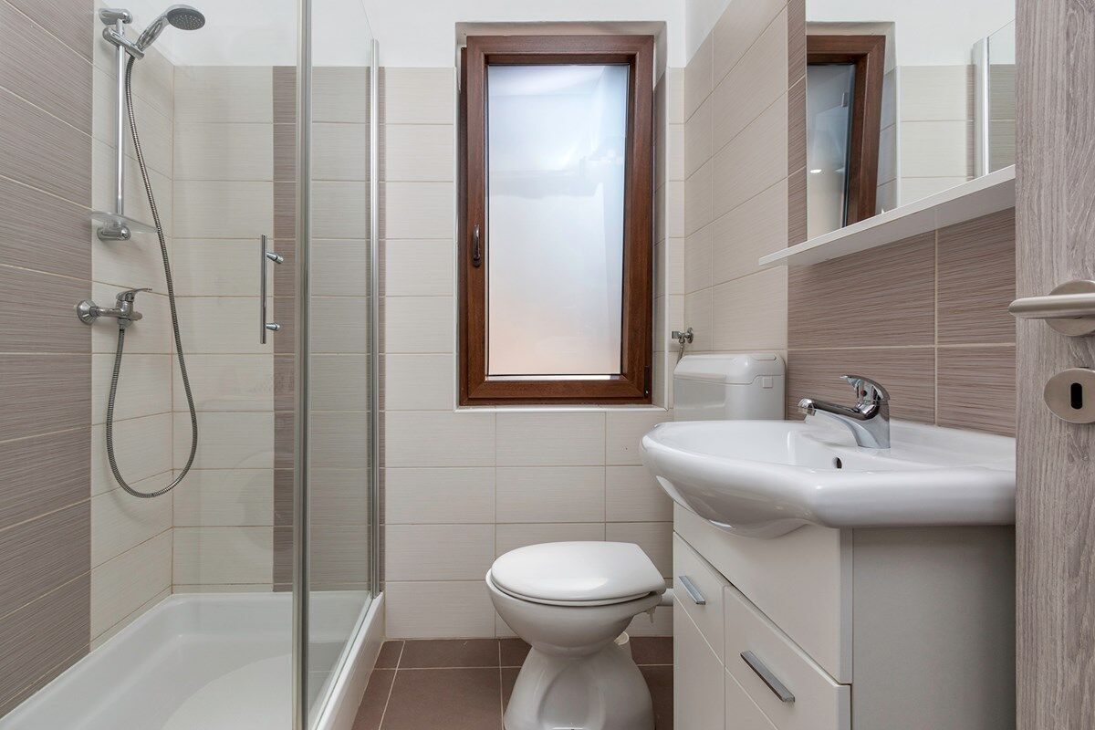 Shower, towels