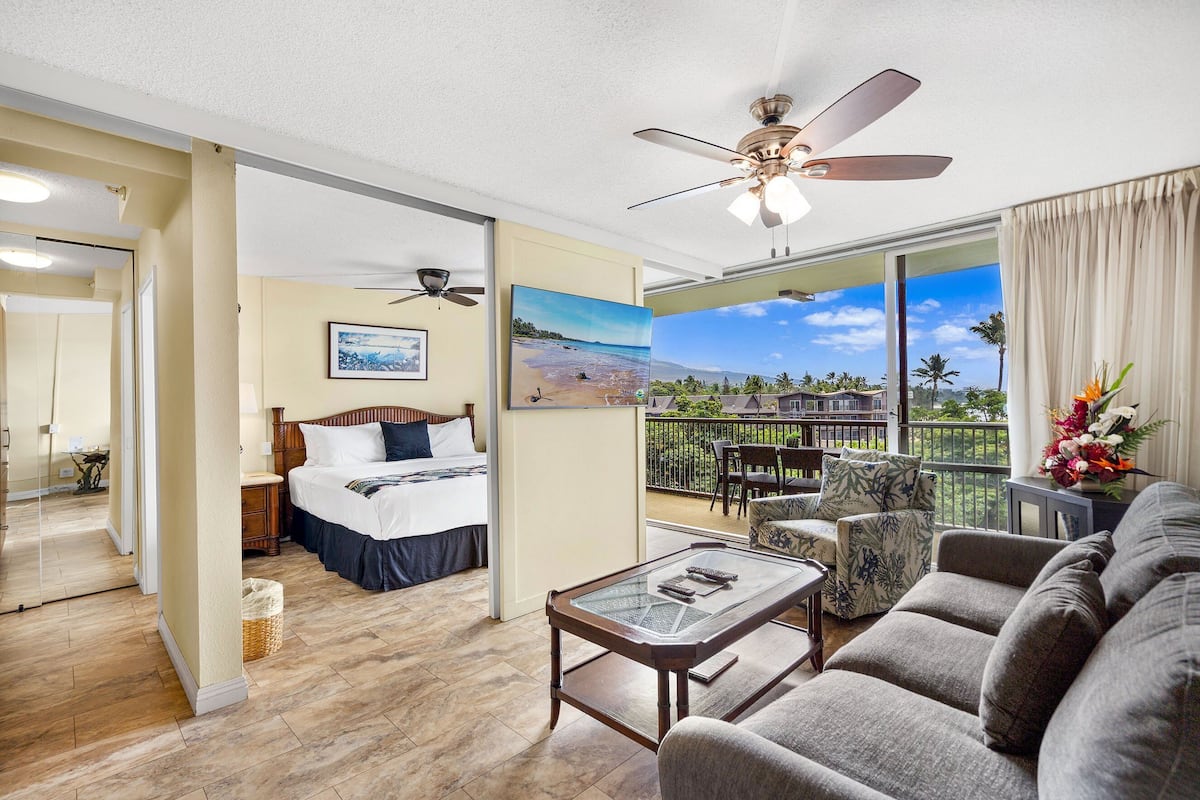 Condo, Multiple Beds, Balcony, Ocean View (Mana Kai 410) | 2 bedrooms, individually decorated, individually furnished, bed sheets