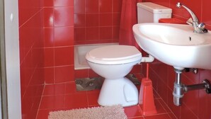 Een douche, handdoeken