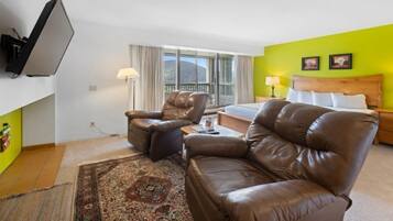 TV, fireplace, DVD player